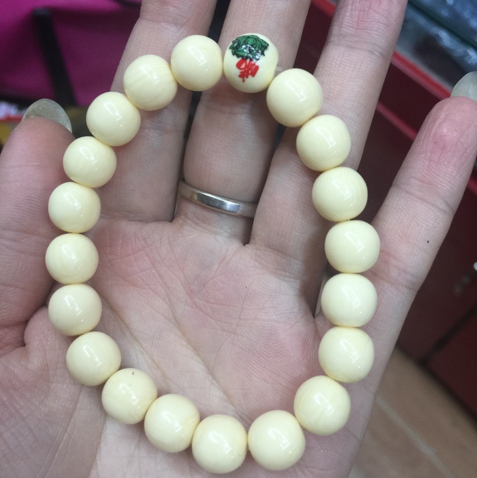 Lotus hand beads