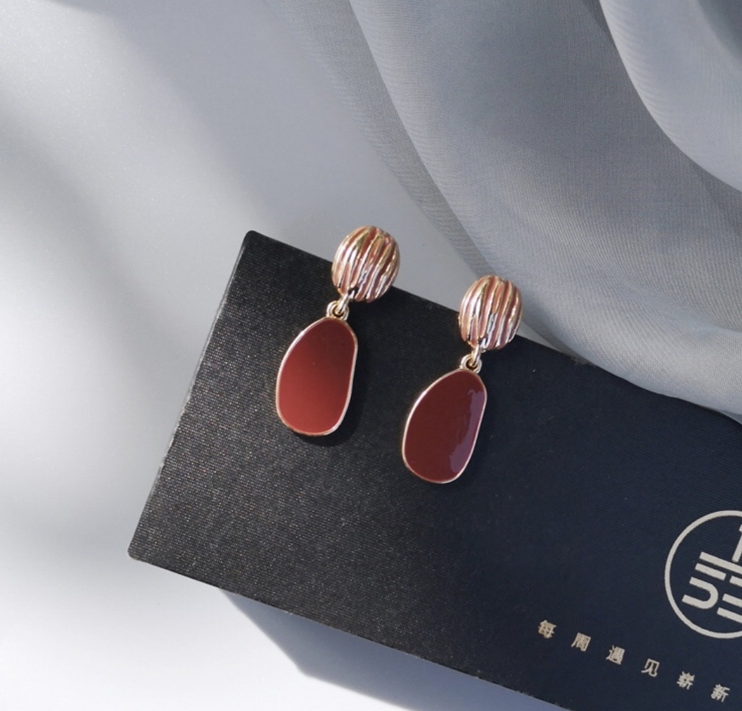 Small, exquisite, simple, fashionable and fresh summer Korean-style earrings Specification image