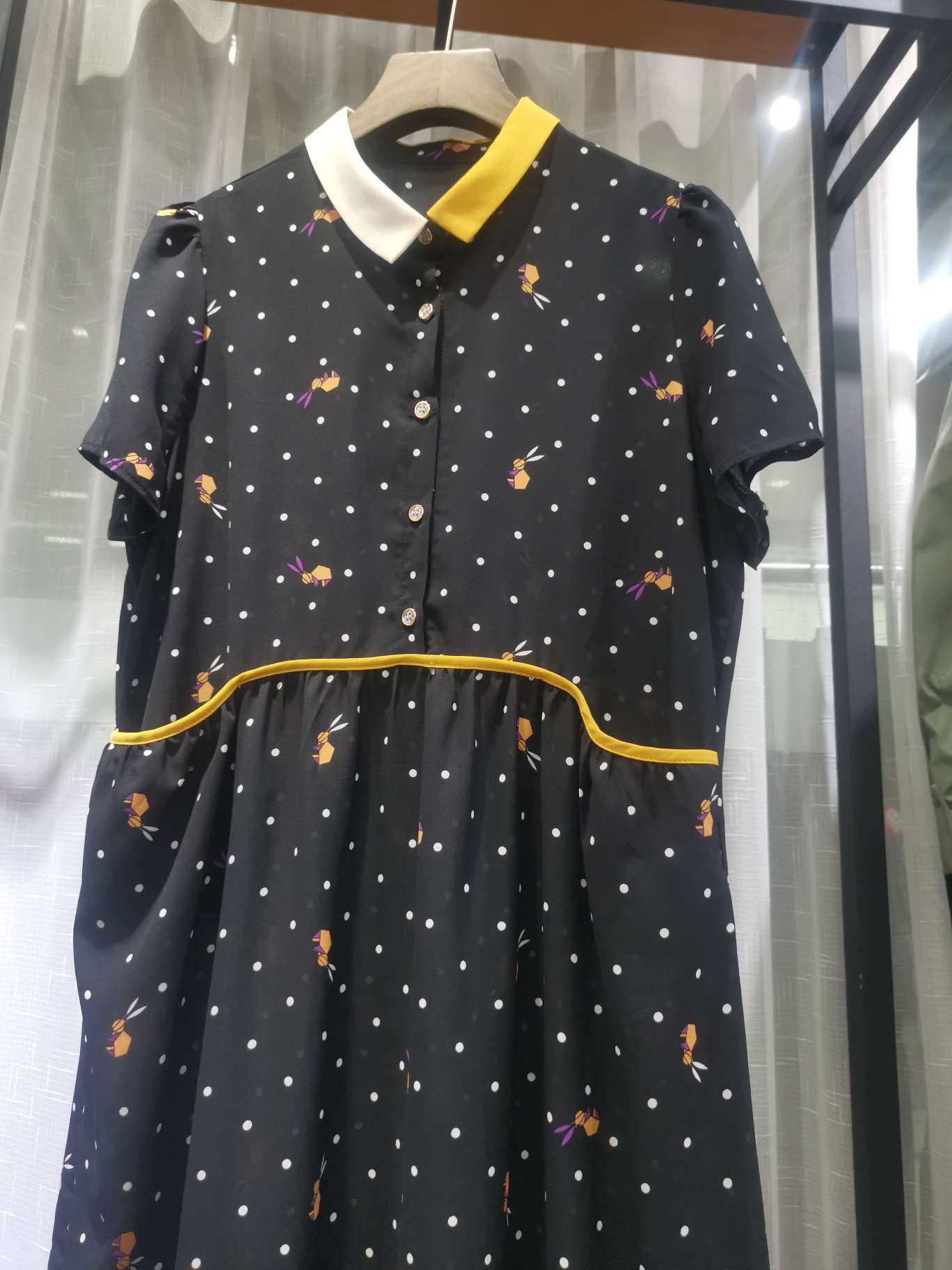 白黄时尚双色黄腰带白点点连衣裙细节图