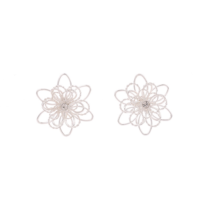 Three-dimensional metal flower earrings, chic shape