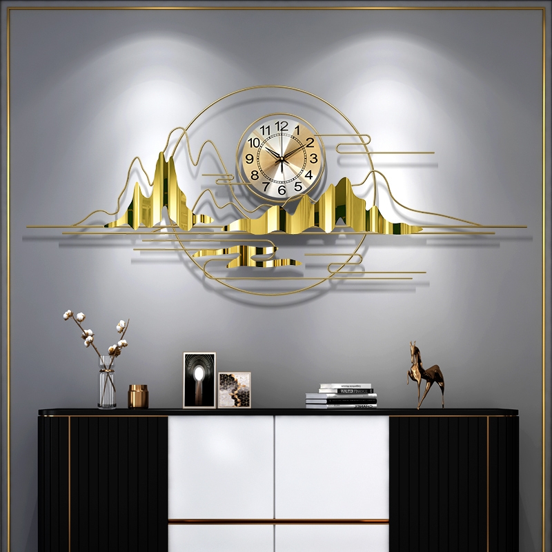 山水挂钟细节图