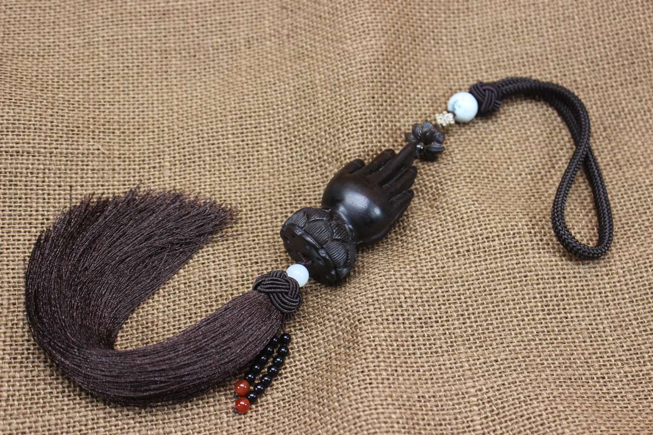 Ebony Buddha's hand pendant Specification image
