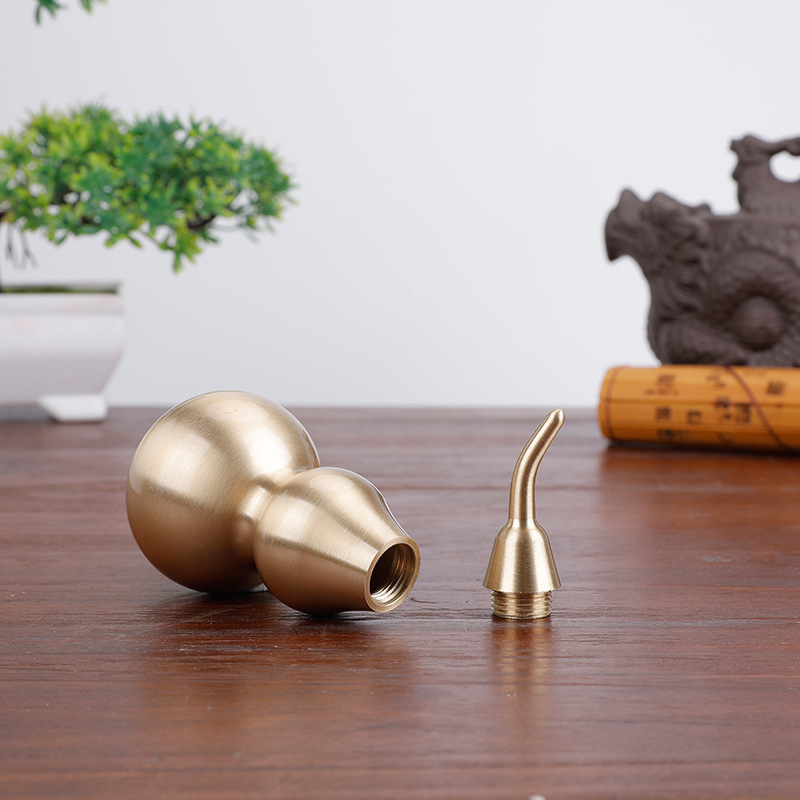 We supply various sizes of pure copper gourd ornaments, gourd car hangers, car hangers, creative hollow copper gourd hangers, 5.5cm high copper gourds detail image 4