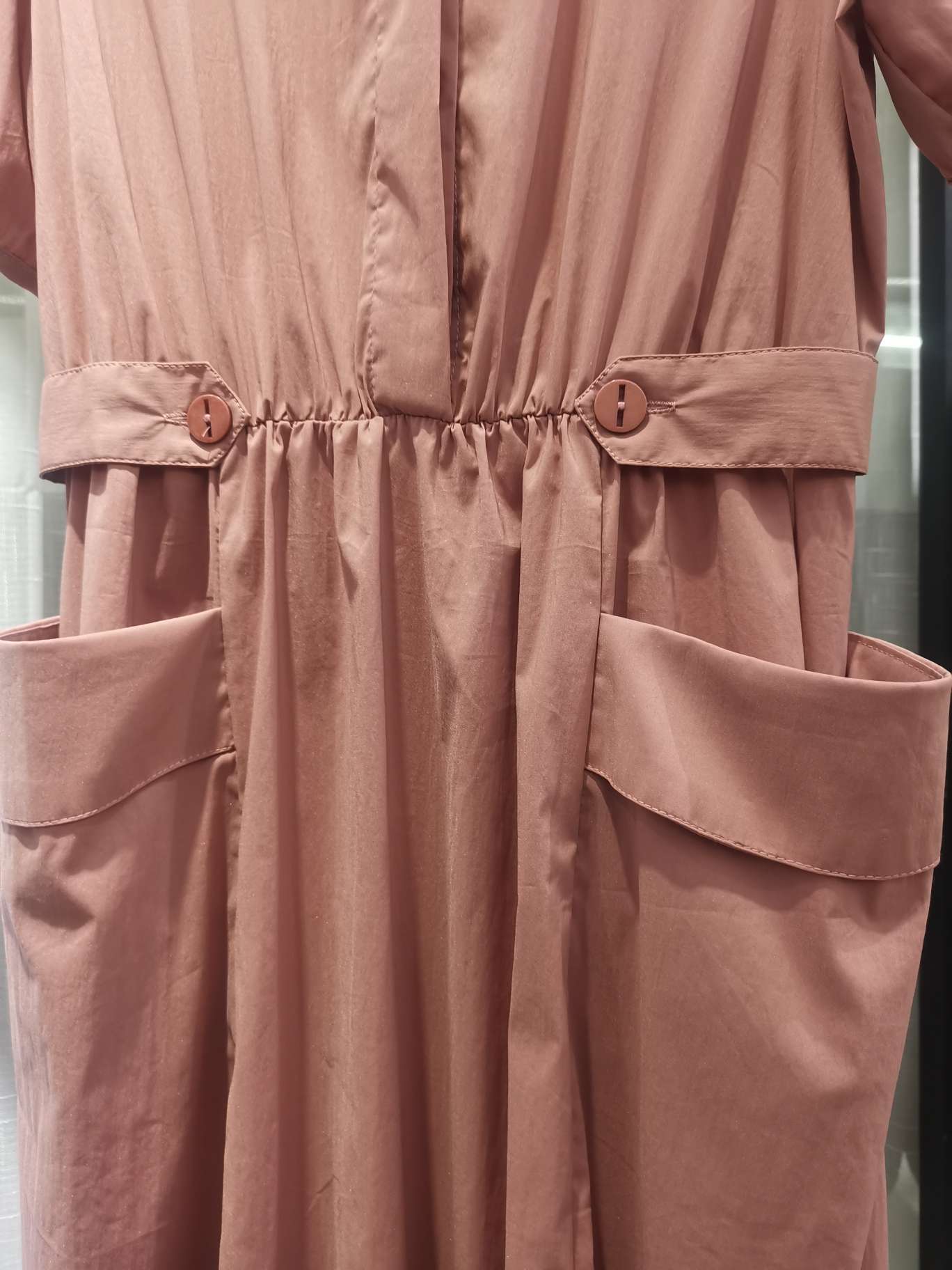 Fashionable large-sleeved, round-neck pink avant-garde women's dress details Picture