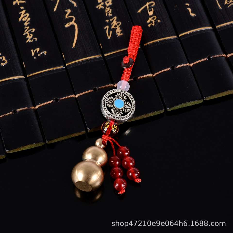 Small copper gourd keychain can be opened, copper gourd pendant, gourd keychain pendant, car supplies, car pendant, 4.5cm copper gourd detail image 2