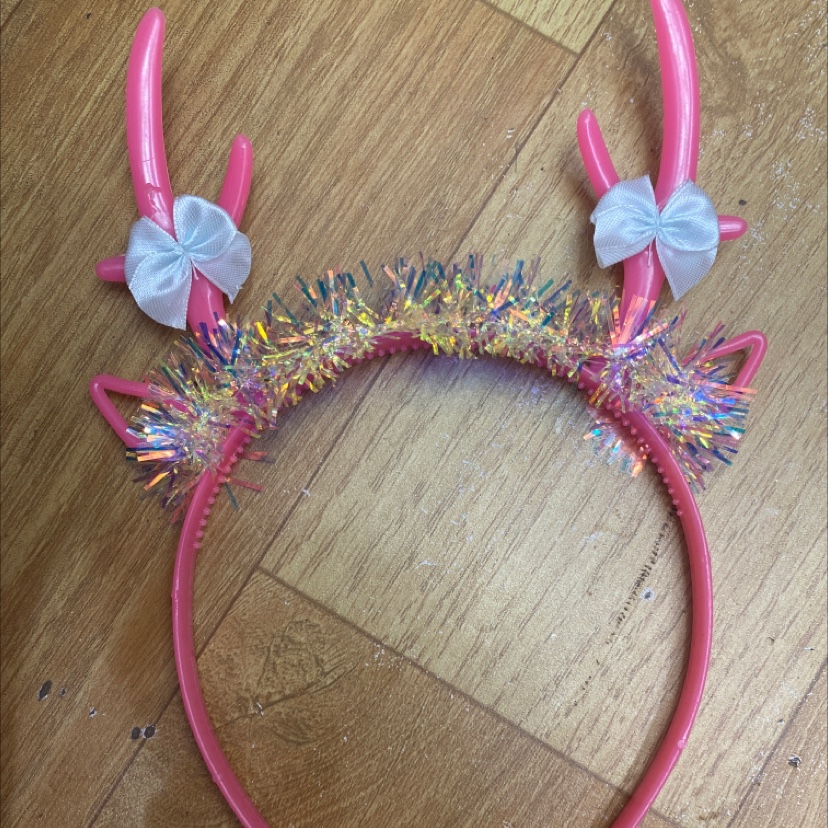 Colored Antler Head Buckle With Bow Style