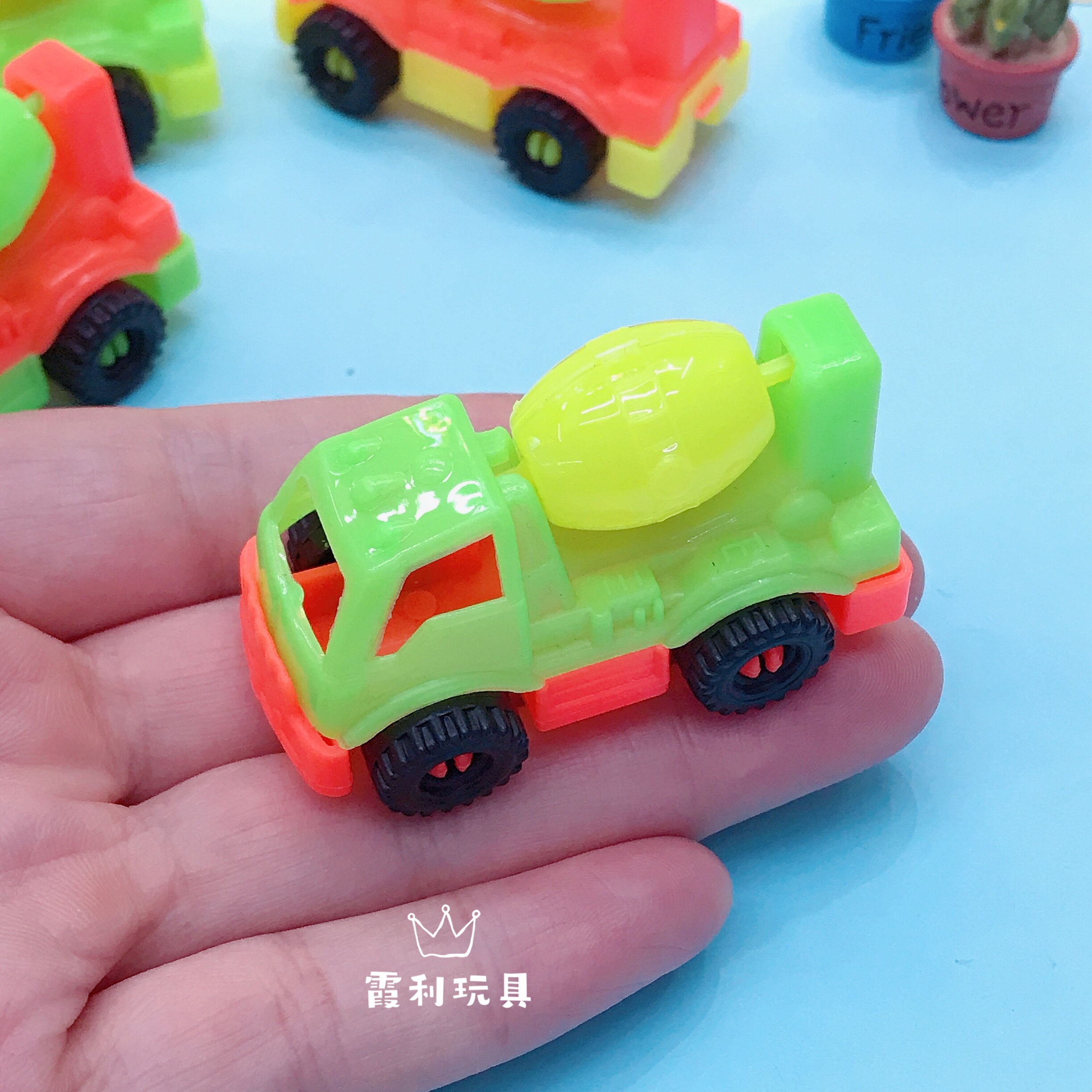 Sliding cement car, children's plastic toy, gift gacha Item Picture