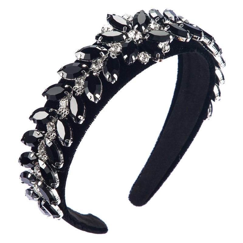 Black hair bands with popular leaf and flower accessories in Europe and America full figure