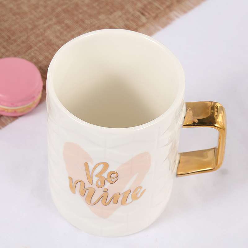 Creative heart-shaped gold edge slanted square cups, ceramic mugs, couple gifts, English letter water cups, direct supply from the manufacturer detail image 1