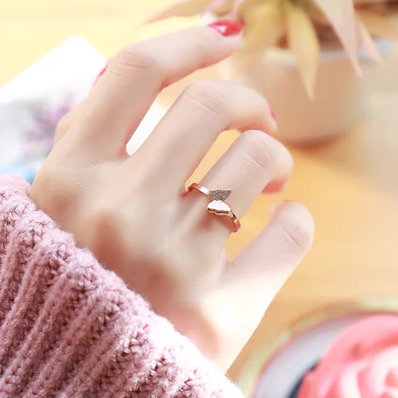 Stainless steel butterfly ring, simple and fashionable index finger ring, personalized ring for students Specification image