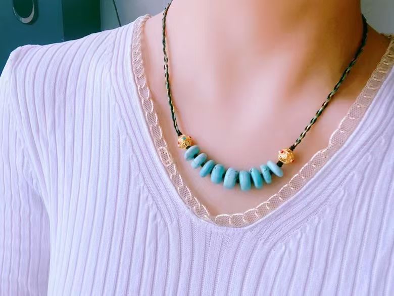 原矿天然绿松纯手工编绳款锁骨链搭配古法金小配饰详情图1