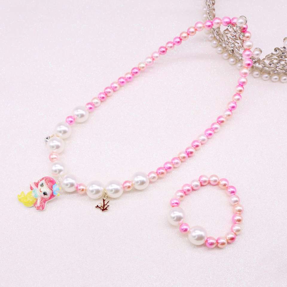 New children's necklace set, girls' mermaid imitation pearl necklace bracelet, girls' beaded accessories Application Scenario