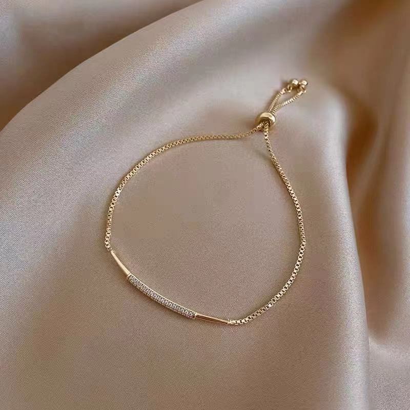 A line bracelet