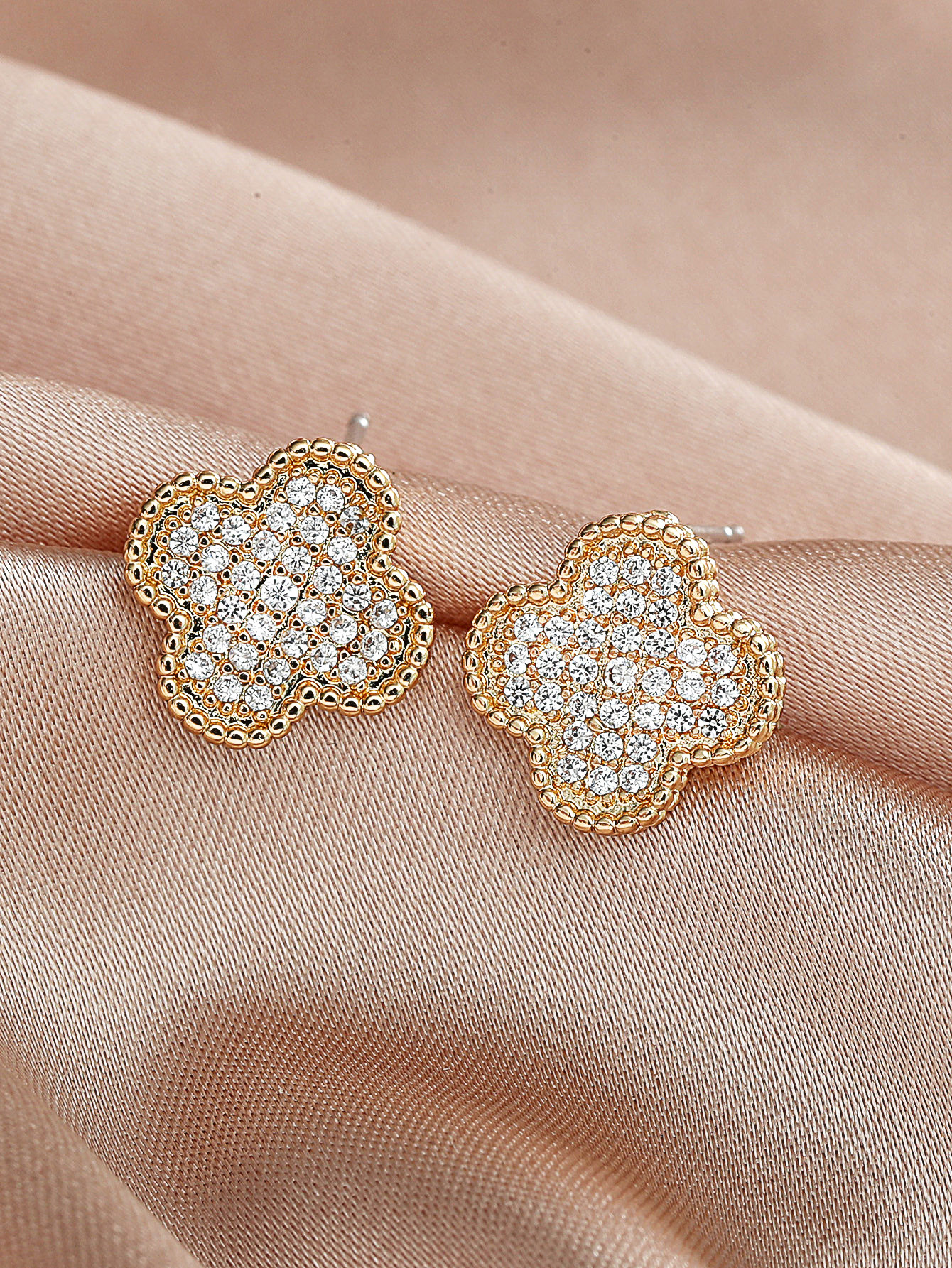 Exquisite jewelry, glass earrings, stainless steel earrings, unique design earrings, fashionable and trendy earrings detail image 1