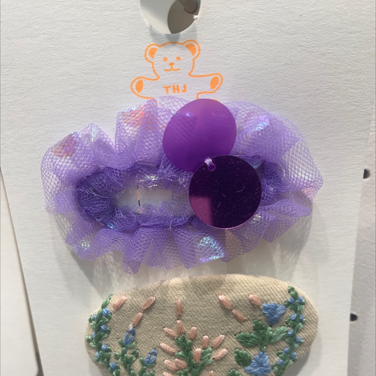 米色绣花