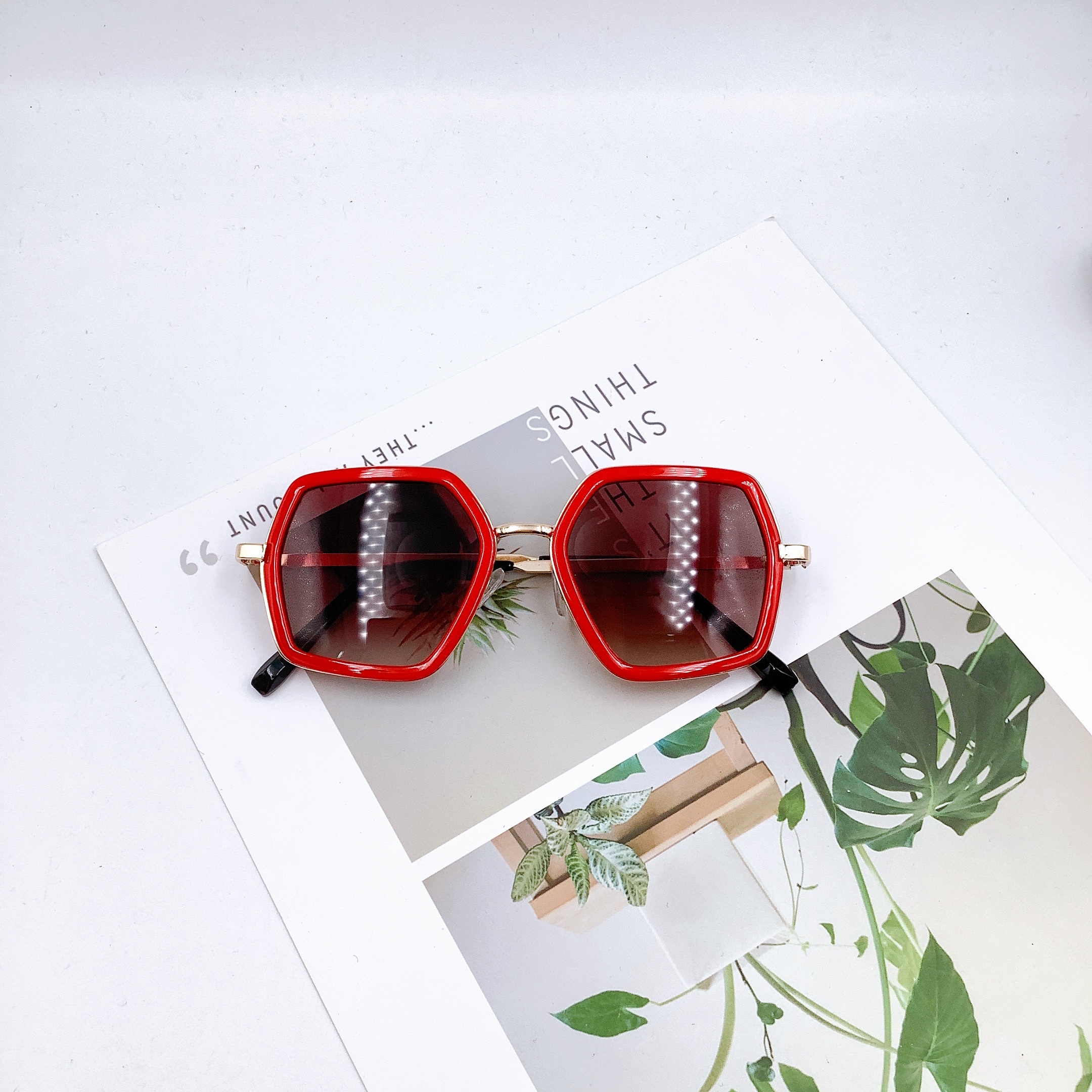 New children's sunglasses in stock, fashionable semi-metallic street style glasses 512 detail image 2
