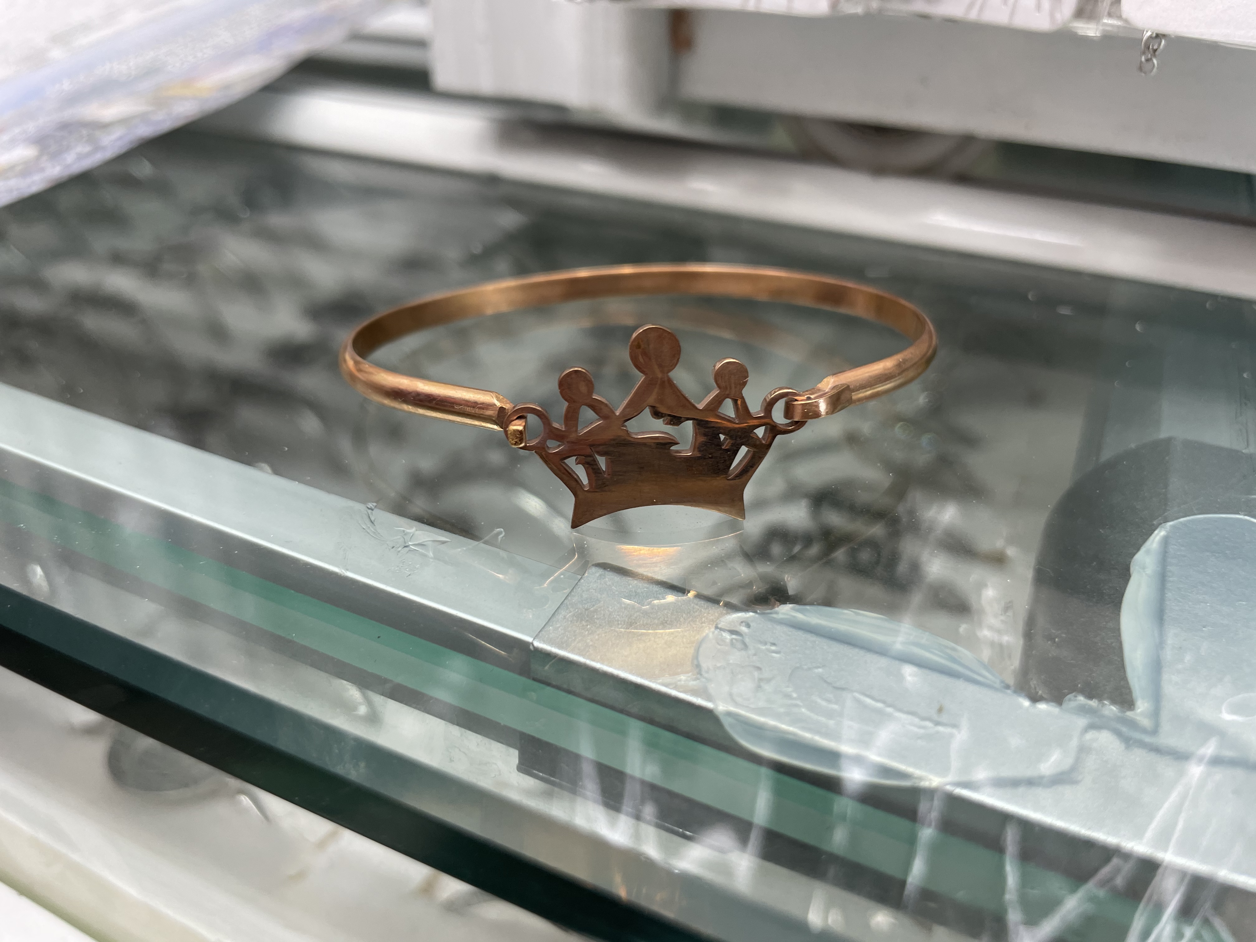 يصمم المصممون الصغار هواءً باردة، أساور، حلقات Item Picture