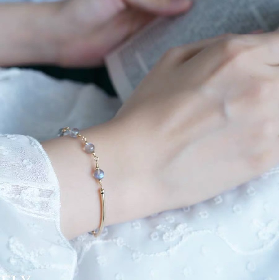 Blue bead bracelet