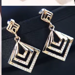 Stud earrings 455