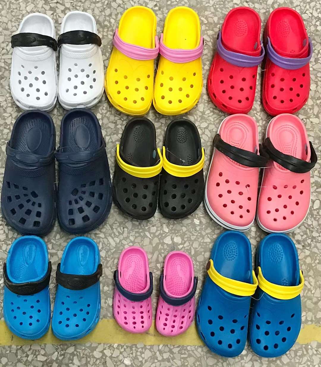 Mixed adult garden shoes in stock Item Picture