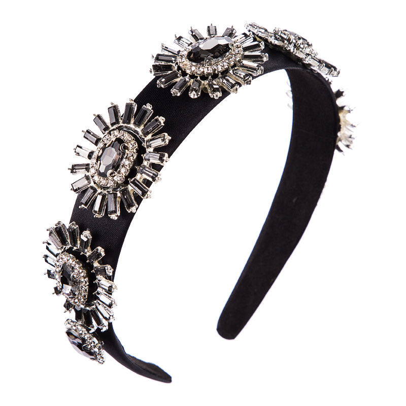 Baroque headband with diamond-encrusted flowers details Picture