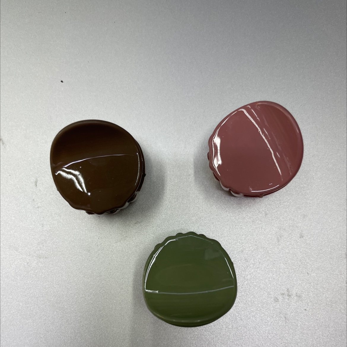 Semi-circular small clip