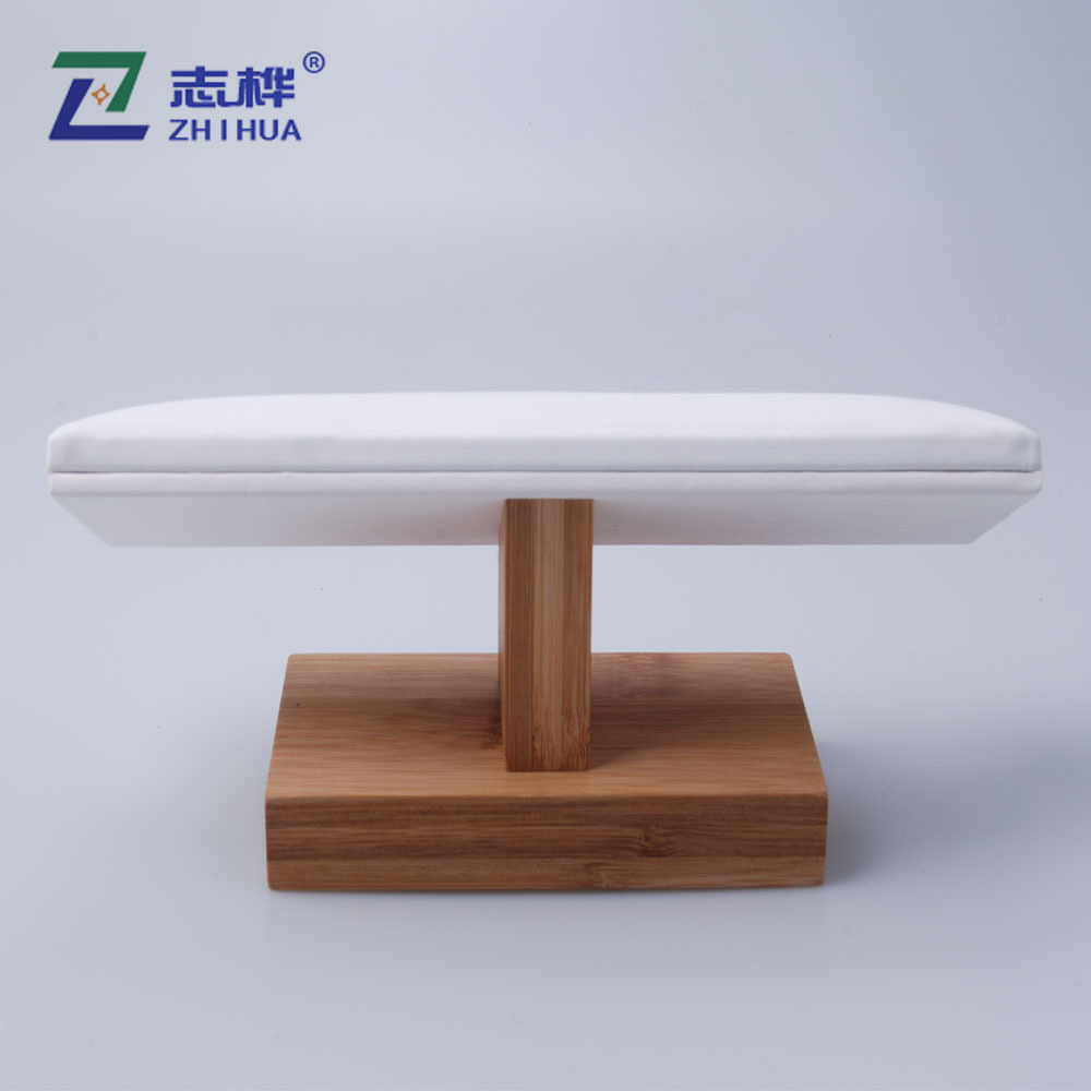 Natural bamboo and wood series: Original color bamboo edge white leather bracelet stand, handchain stand, and accessory display stand Application Scenario