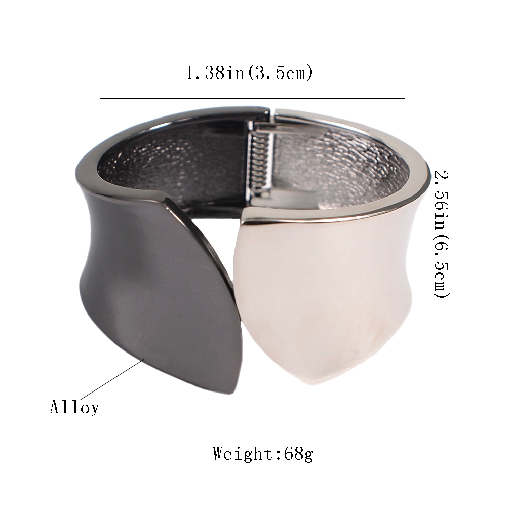 In 2020, the European and American fashion mixed-color alloy versatile bracelet features a unique design and a high-quality metal bracelet as an accessory for women