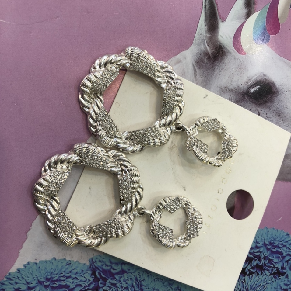 The same fashion trend casual anti-allergy 925 silver needle alloy design series of white K22 girl