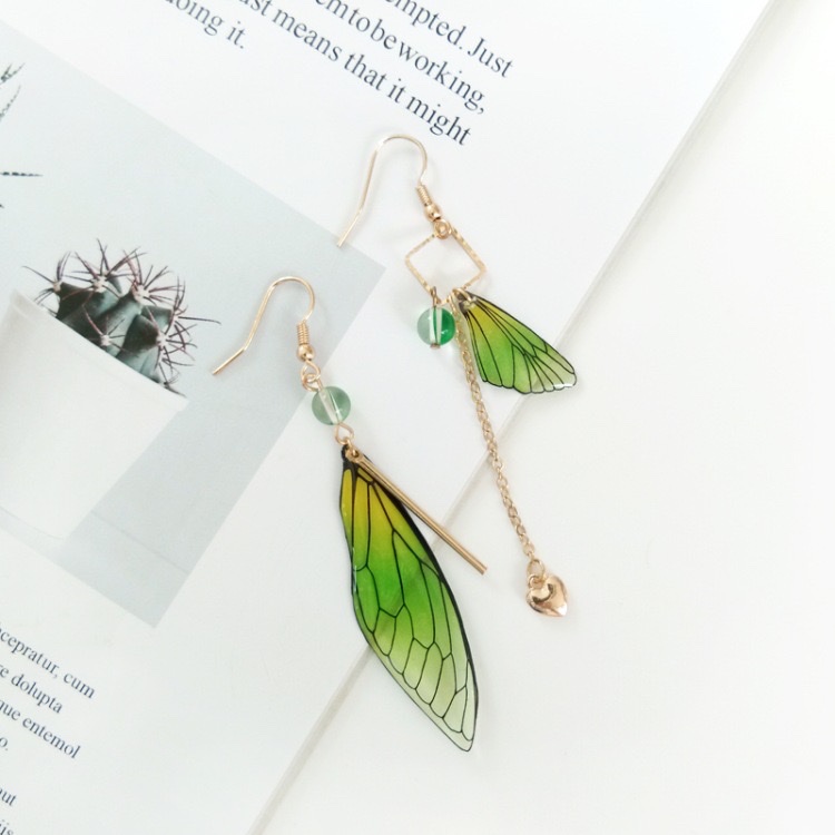 Elegant and ethereal, long earrings with cicada wings, no ear holes, and creative ear clips Specification image