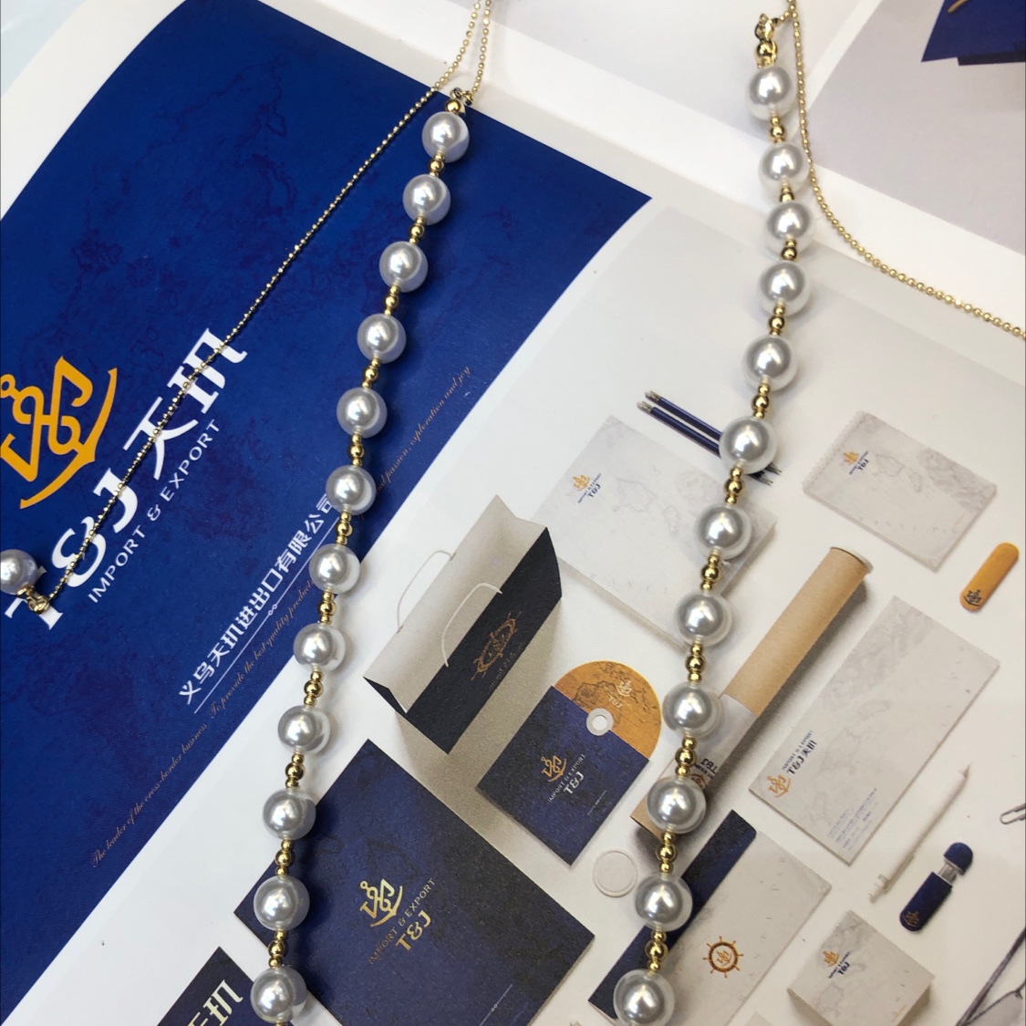 Pearl necklace stylish and beautiful with a suit