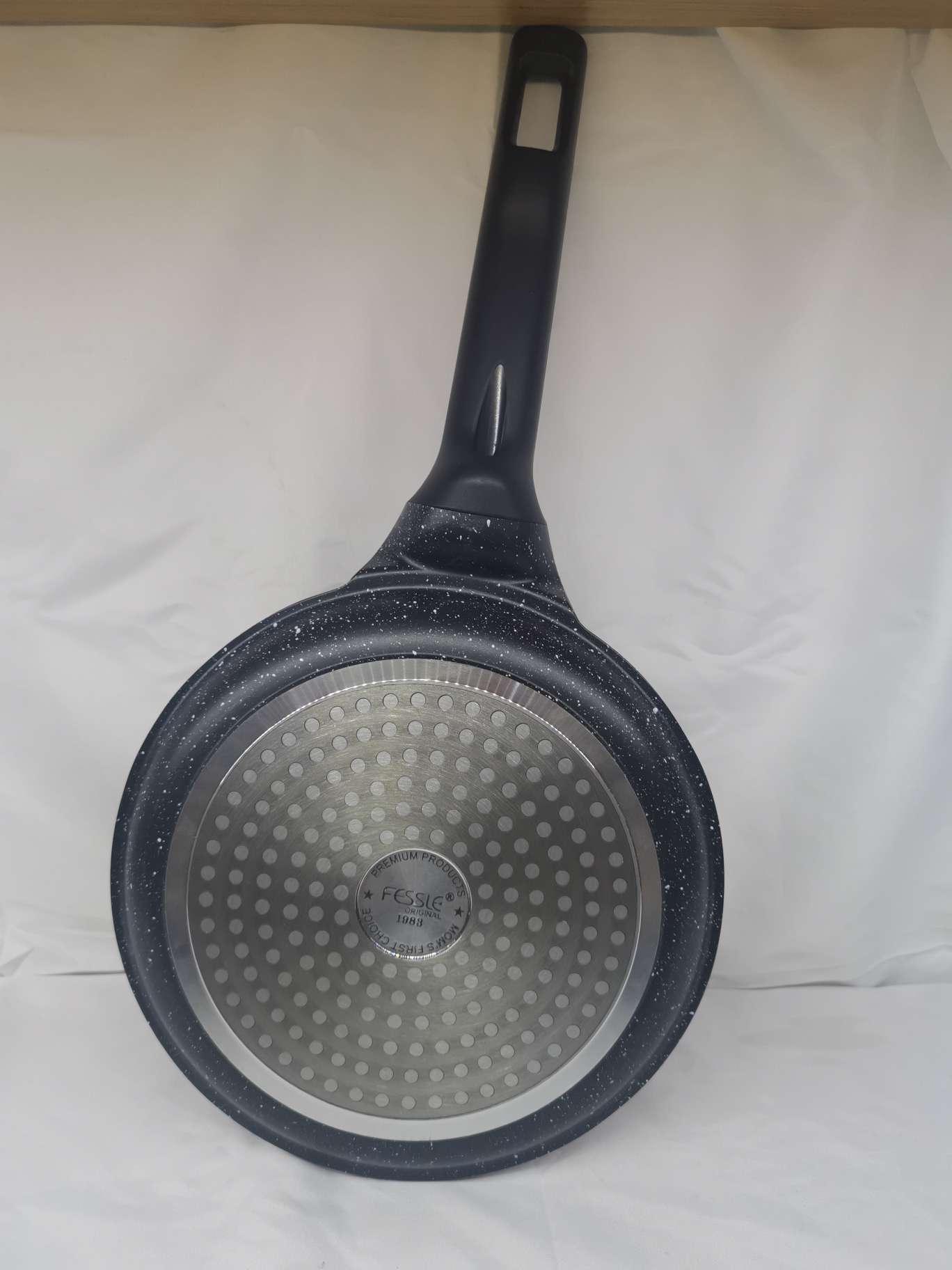 A small pancake pan for spreading pancakes and pizza Specification image