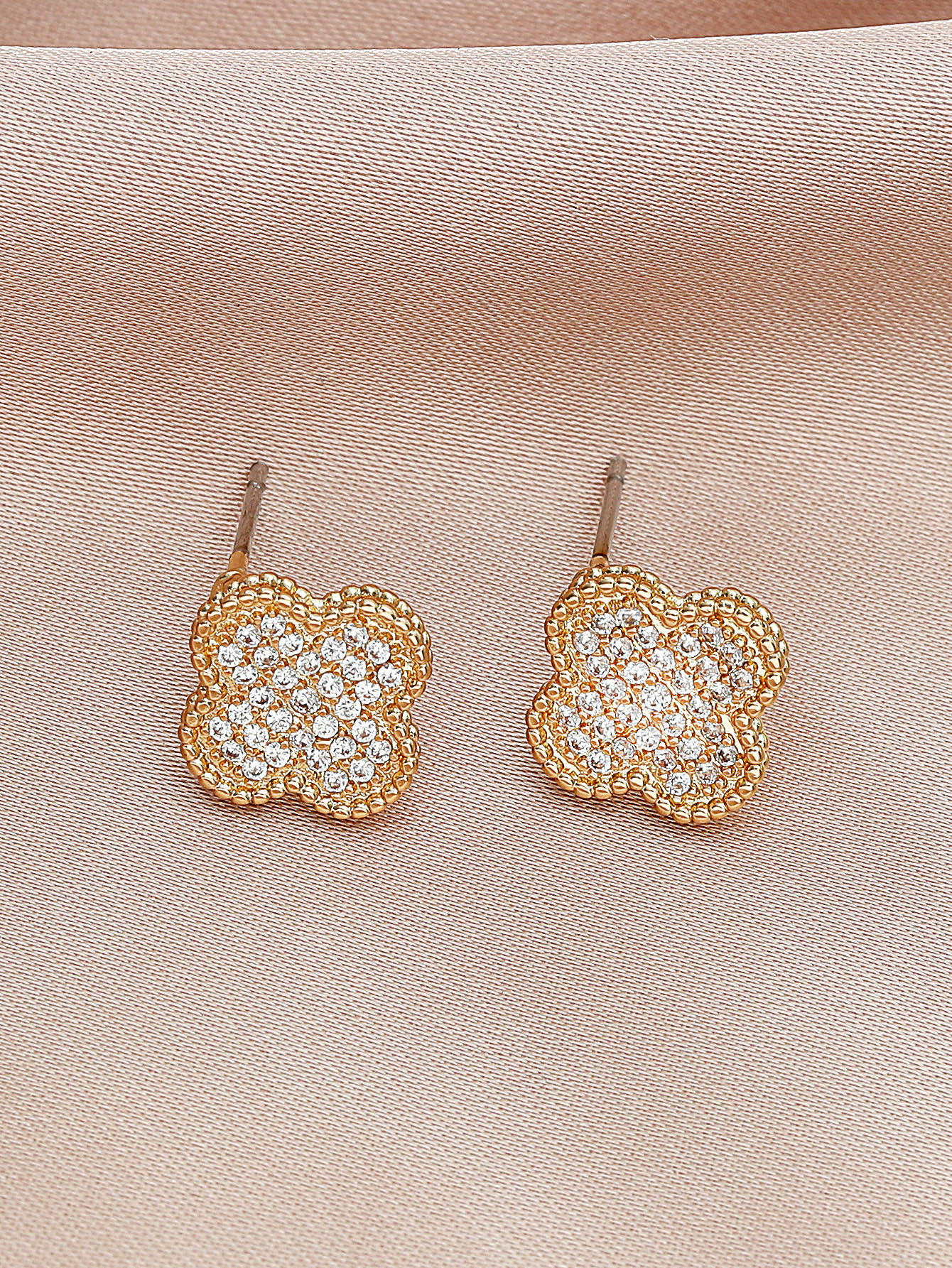 Exquisite jewelry, glass earrings, stainless steel earrings, unique design earrings, fashionable and trendy earrings Specification image