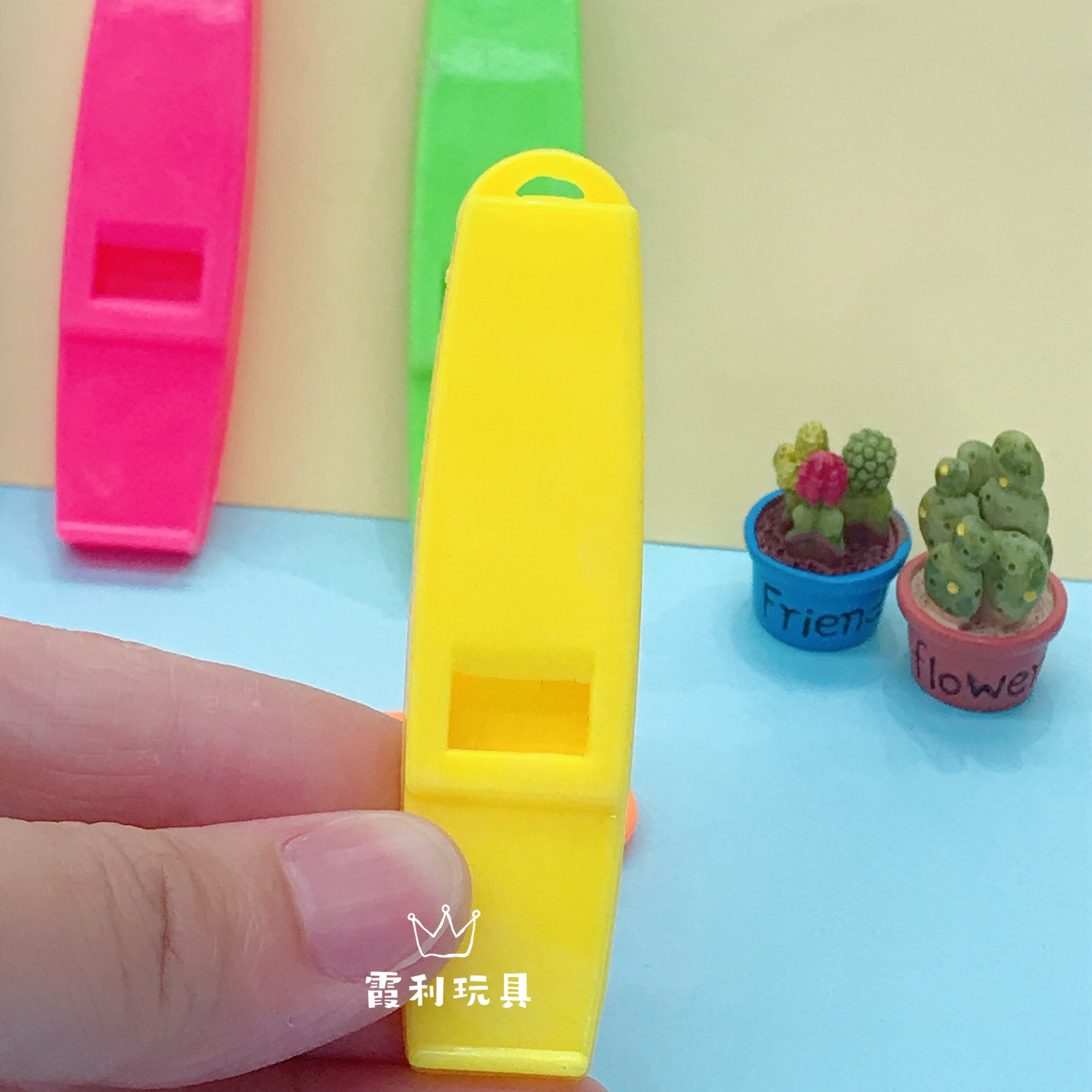 Whistle children's plastic toys as gifts, gacha party to cheer up the atmosphere Specification image