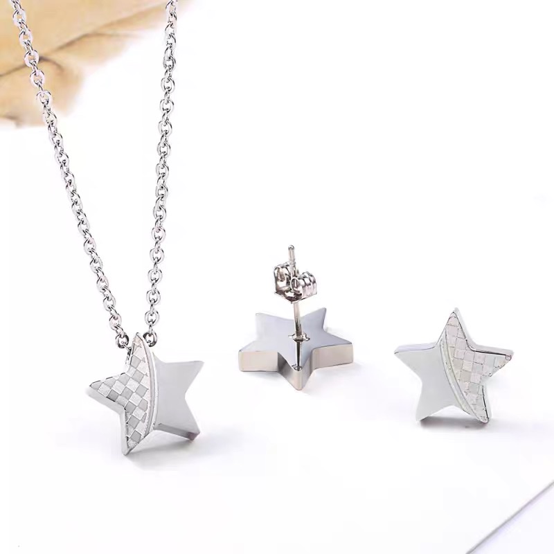 A new, trendy and high-end European and American five-pointed star pendant chain earring set with a simple and elegant style Specification image