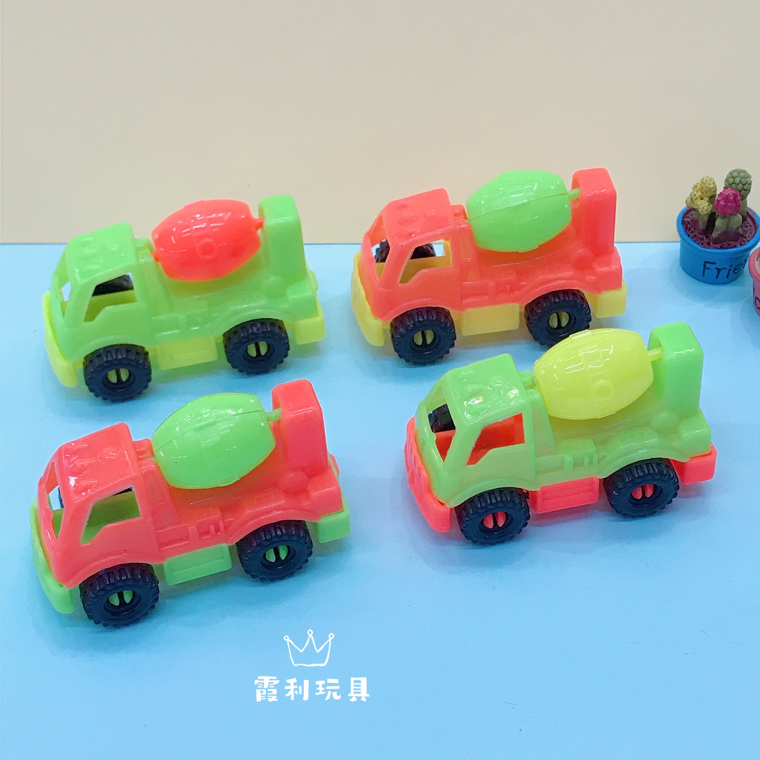 Sliding cement car, children's plastic toy, gift gacha detail image 1