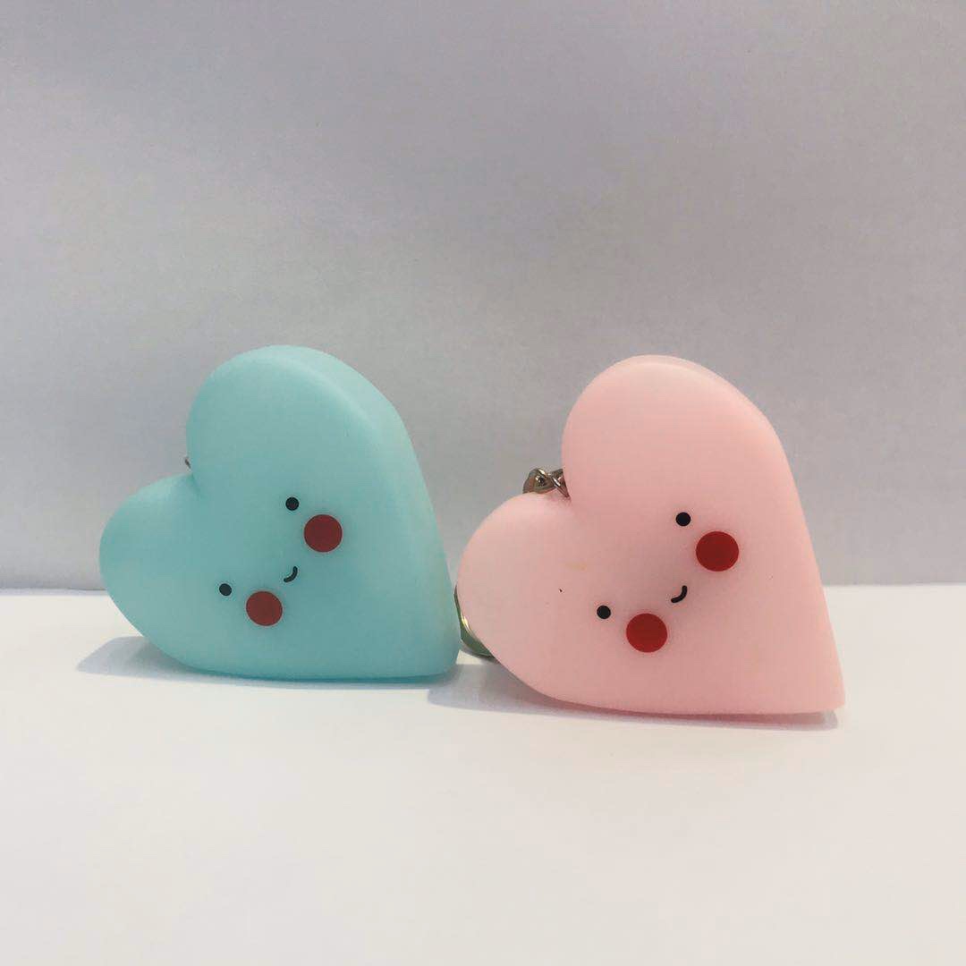 卡通搪胶带灯触摸爱心钥匙扣