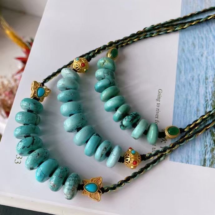 原矿天然绿松纯手工编绳款锁骨链搭配古法金小配饰产品图