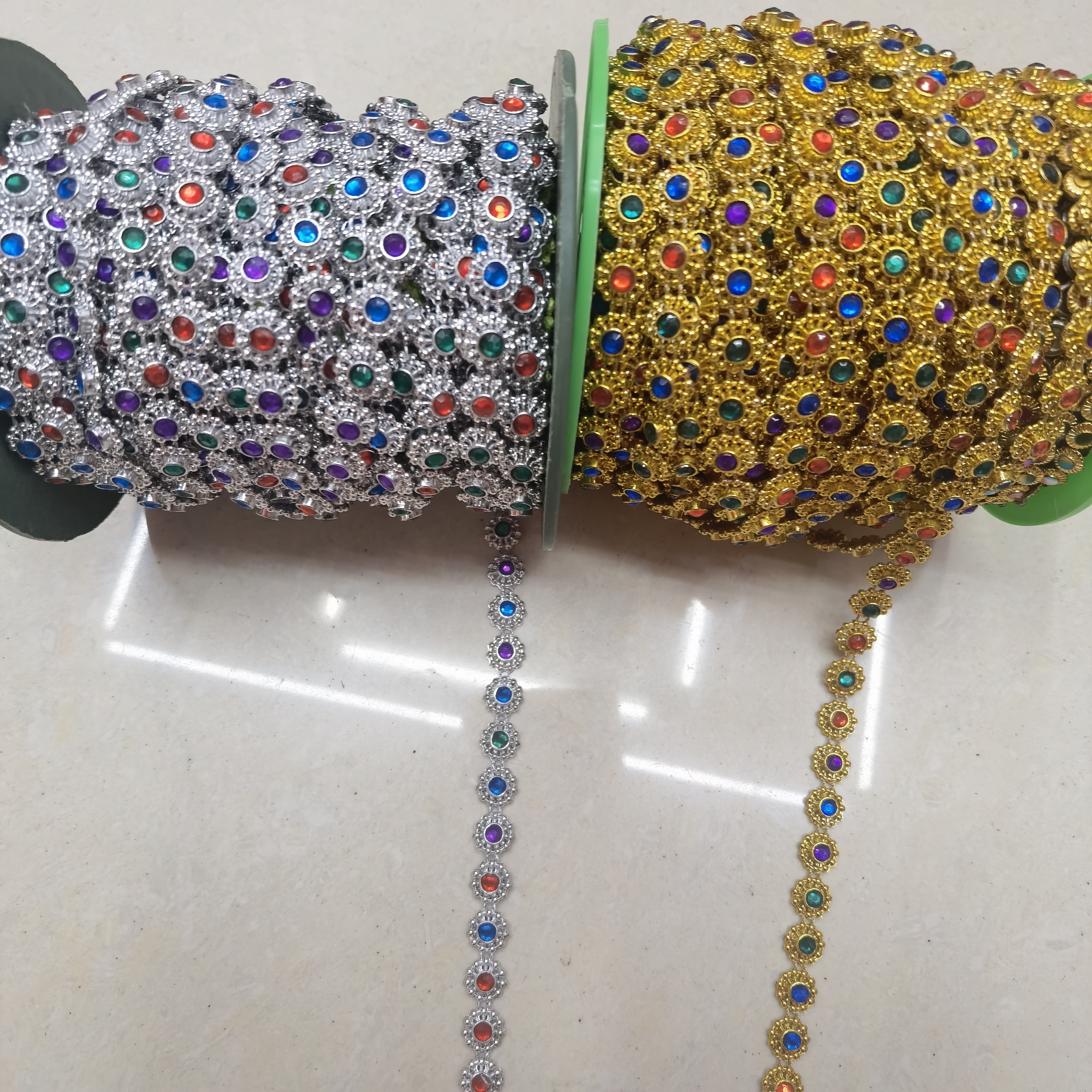 线钻七彩民族风格服装辅料贵州苗族服饰现货供应帽子篮子鞋子花边