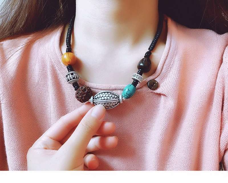 晶珀丽复古仿银饰短款锁骨链女藏银蜜蜡项链毛衣链棉麻配饰挂件详情图6