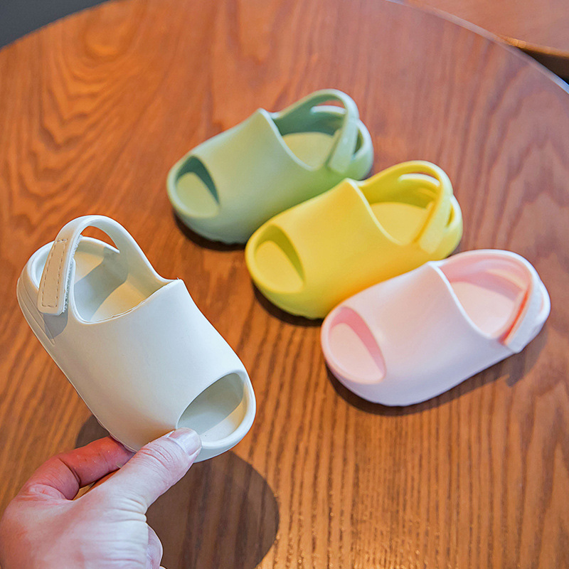 Children's slippers for girls, Korean style coconut slippers, trendy outerwear beach shoes, baby anti-collision, small and medium-sized children, thick-soled cool slippers for girls details Picture