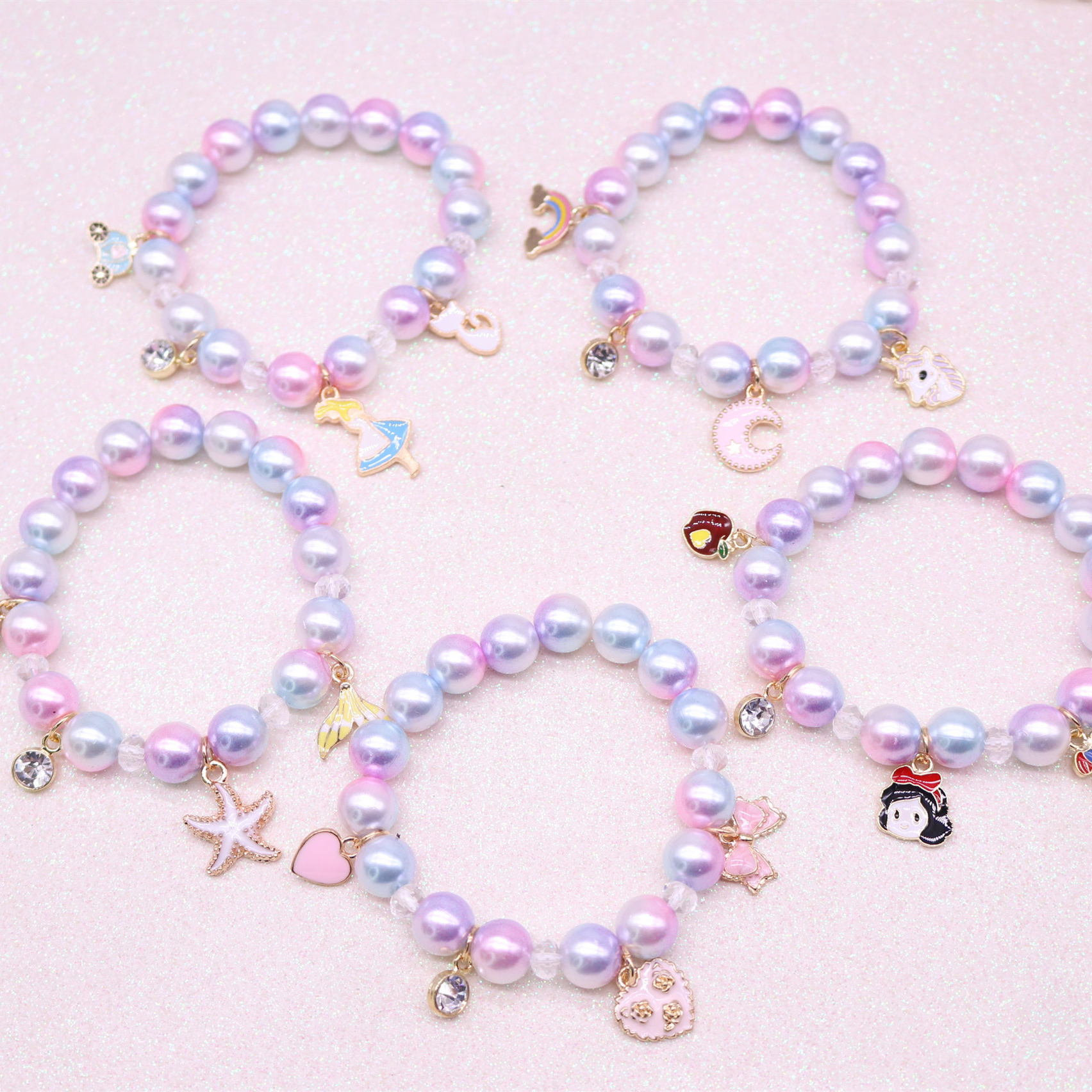 Children's bracelet, cute cartoon pendant, pearl-like bracelet, girl and baby accessories, princess heart bracelet