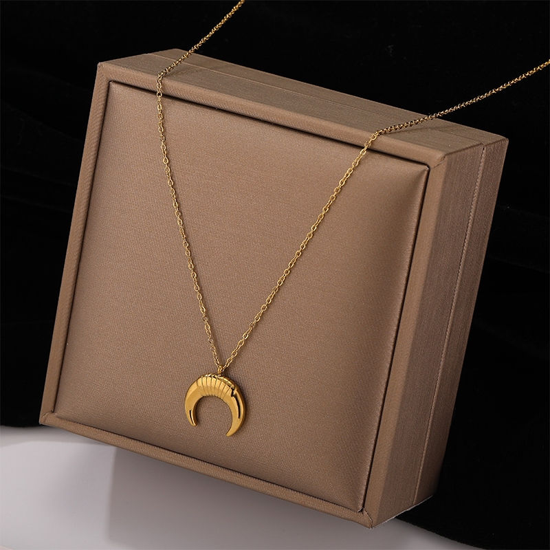 Designer patchwork necklace female network red niche collarbone chain personality pendant necklace oil pressure moon necklace 43