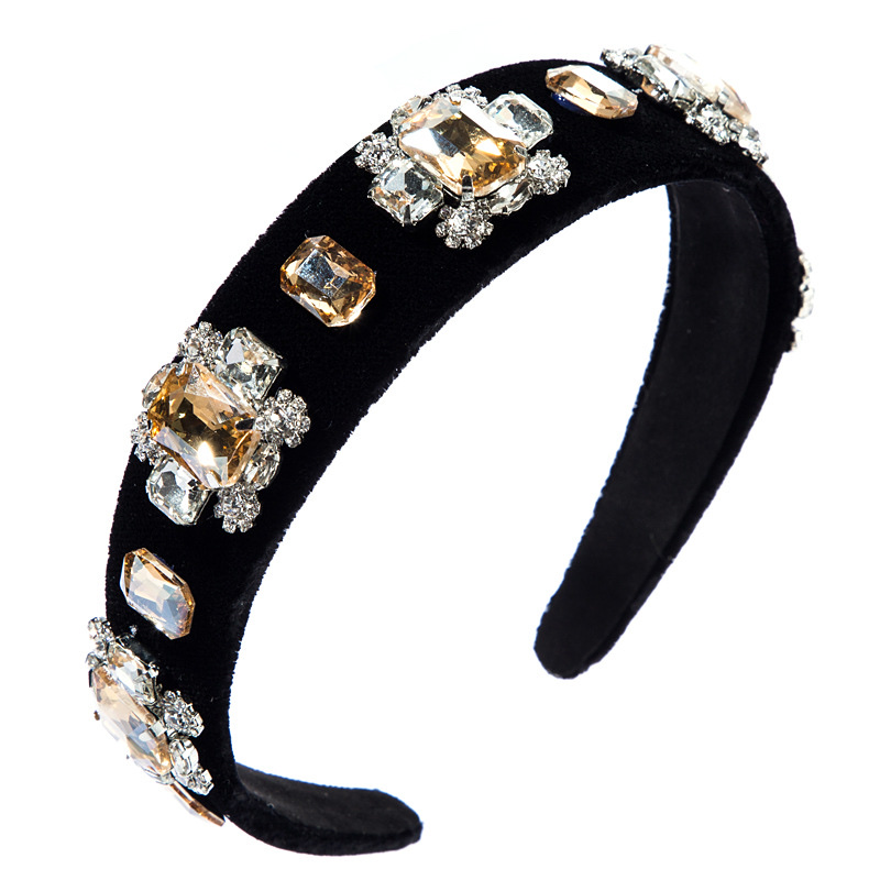 Multi-layer glass diamond inlaid rhinestone floral velvet hair band Application Scenario