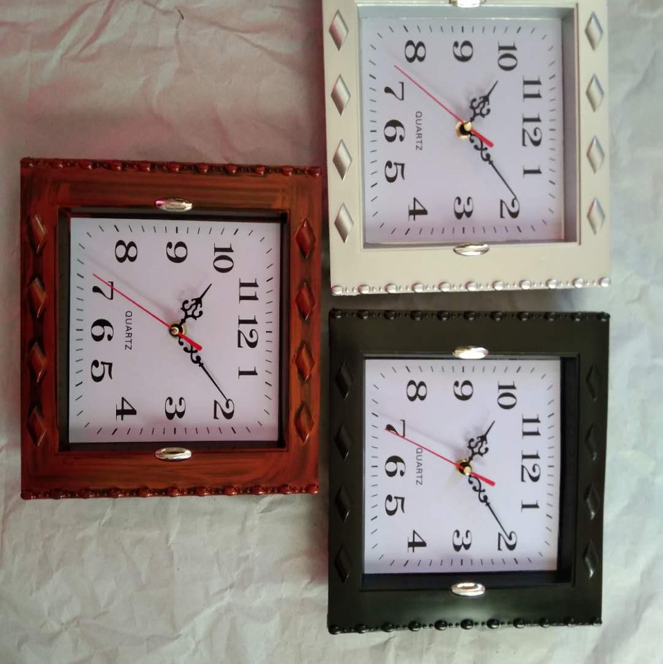 8200 wall clocks