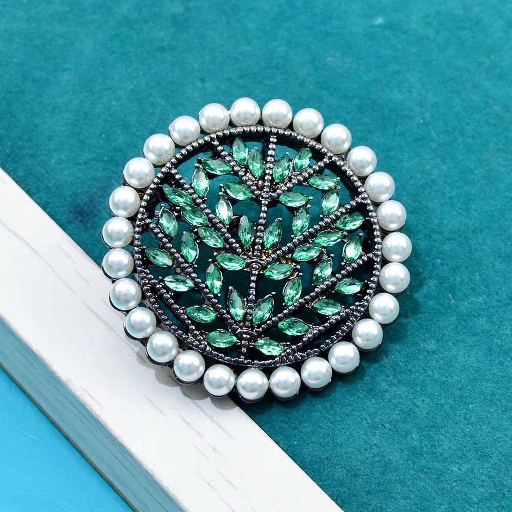 Vintage pearl trim glass leaf round brooch European and American style couples matching clothing accessories pin