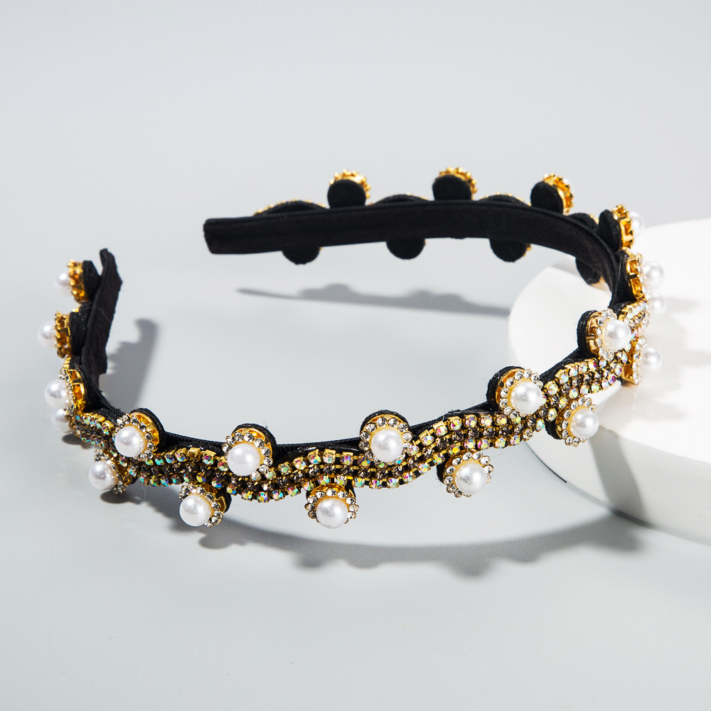 Retro pearl light luxury water diamond with fine edge and drill bit hoop Application Scenario