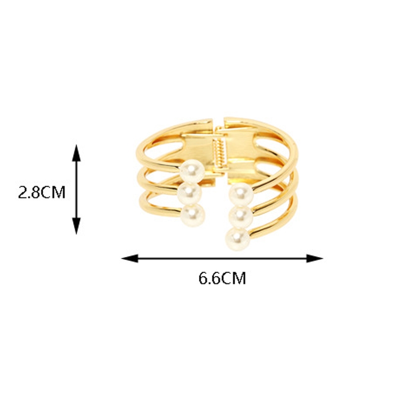An exaggerated multi-layer irregular semi-closed pearl wide-edge bracelet from Europe and America, a fashionable street style wristband for female Internet celebrities details Picture