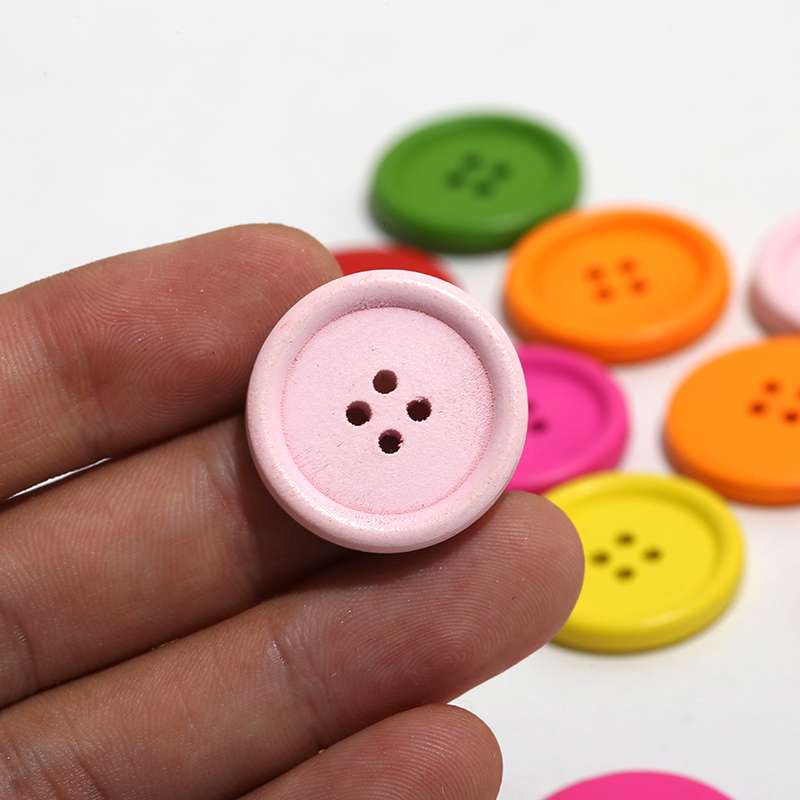 木头纽扣彩色纽扣彩印打标纽扣服装辅料配饰厂家直销白底实物图