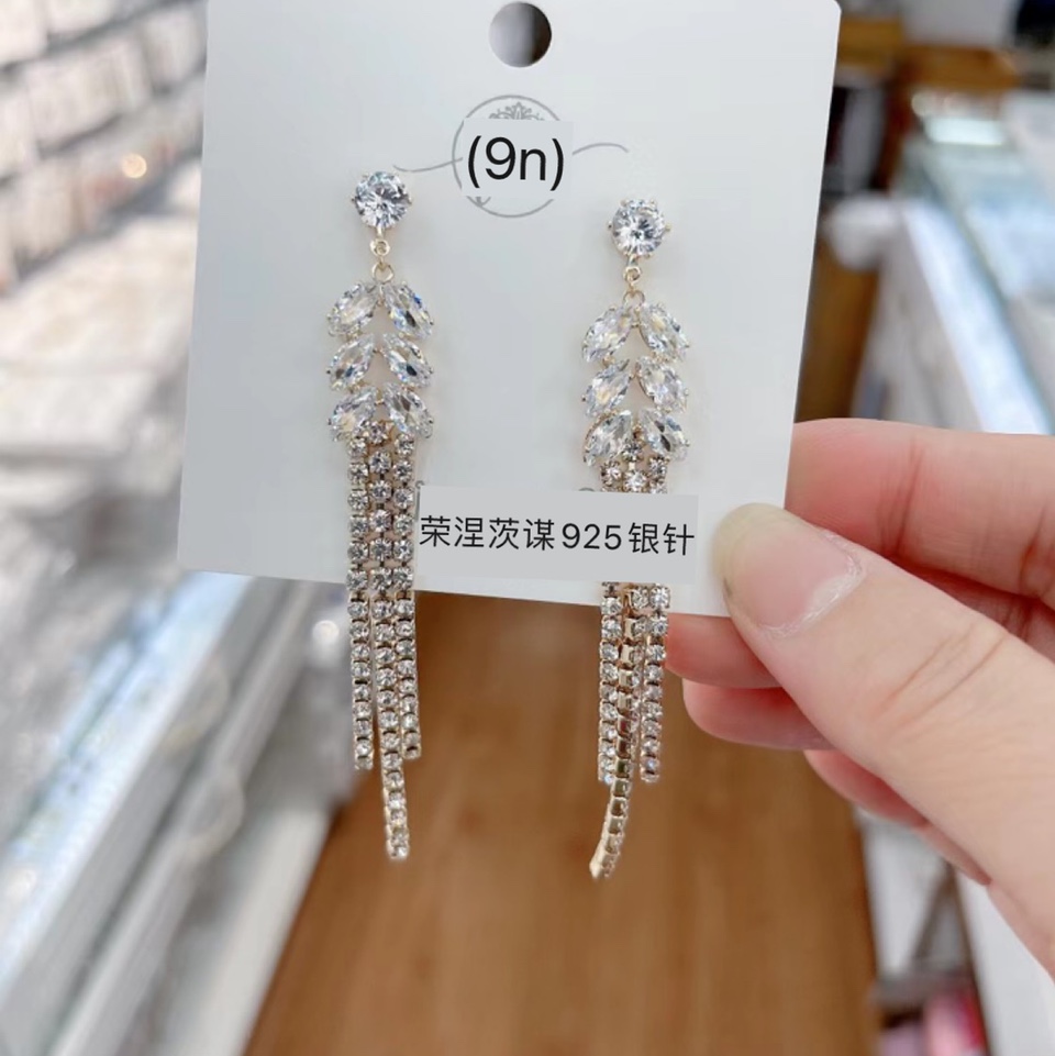 376589